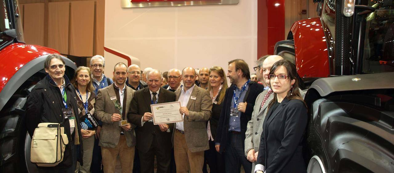 El Príncipe de Asturias visita el stand de Case IH en FIMA 2014